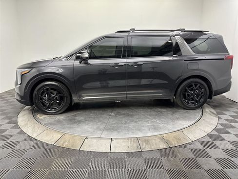 Used 2025 Kia Carnival SX Prestige image 16