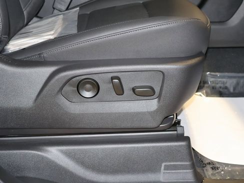 New 2025 GMC Sierra 2500 SLT w/ SLT Convenience Package image 42