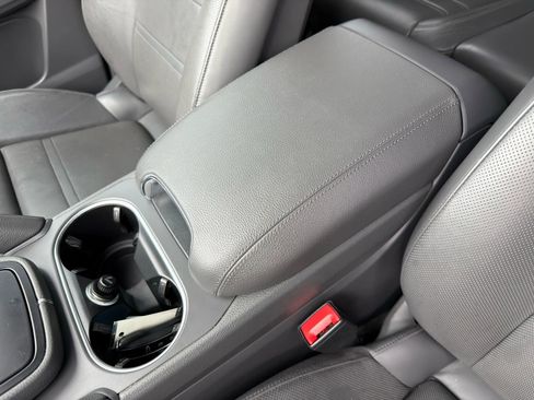 Used 2020 Porsche Cayenne image 31