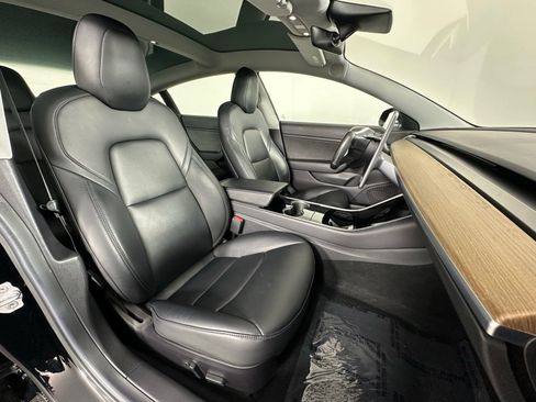 Used 2019 Tesla Model 3 Standard Range Plus RWD image 9