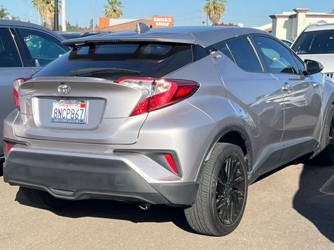 Used 2019 Toyota C-HR LE FWD image 4