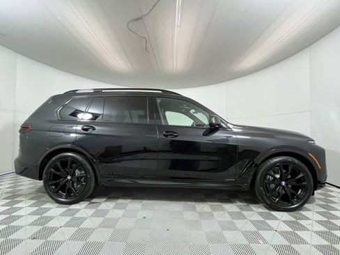 Used 2025 BMW X7 xDrive40i w/ M Sport Package image 8