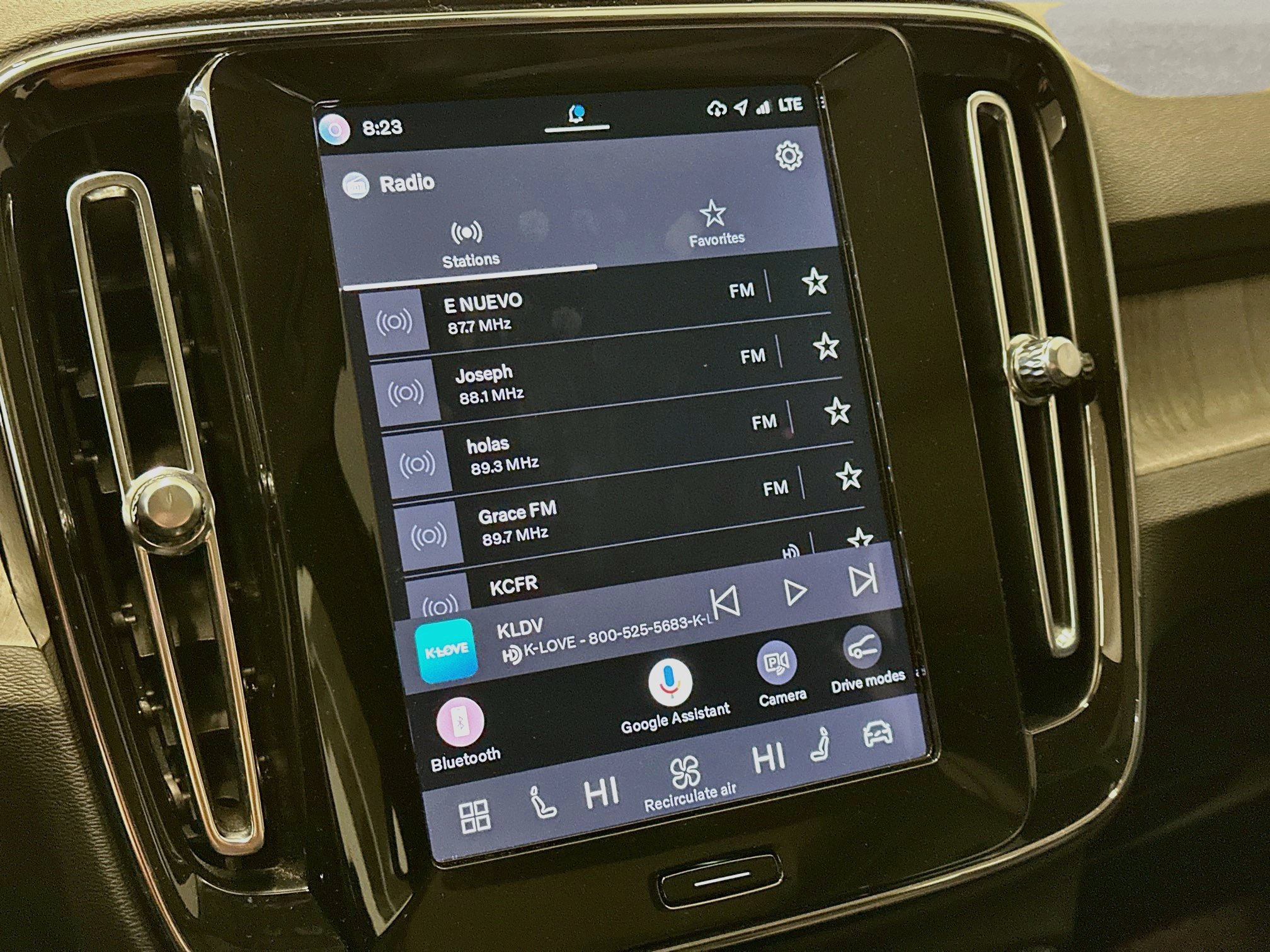 Used 2025 Volvo XC40 B5 Plus AWD/4WD image 21