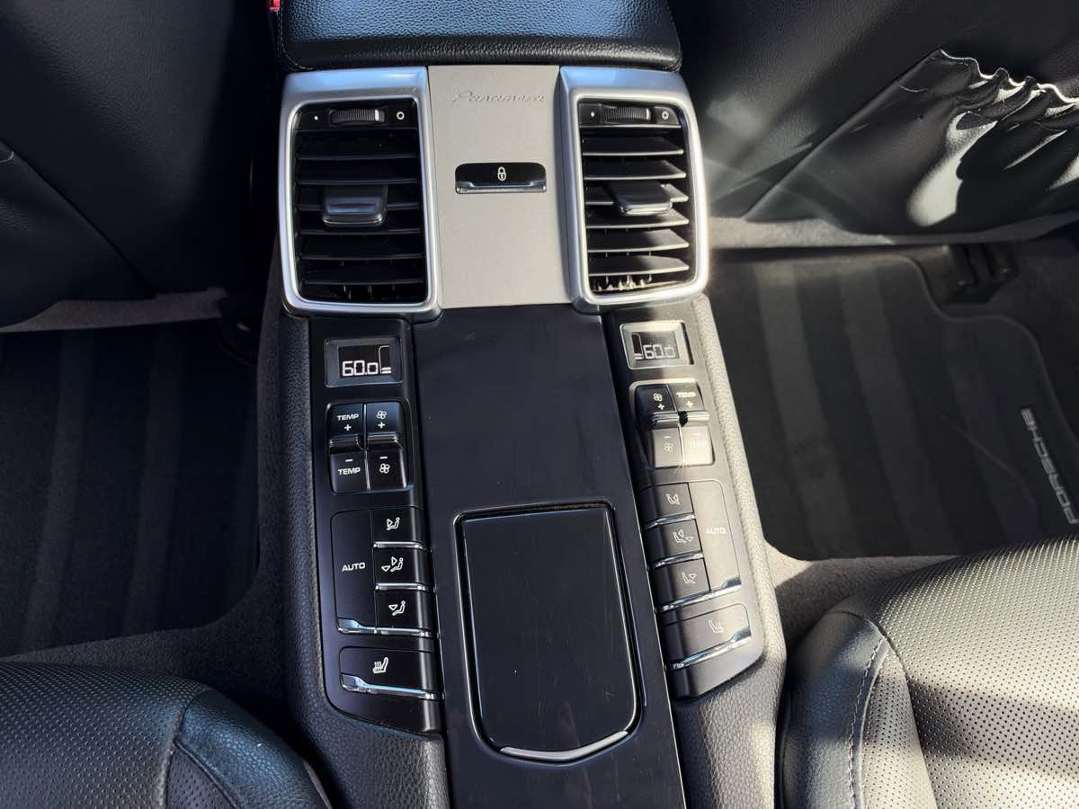 Used 2015 Porsche Panamera 4S AWD/4WD image 23