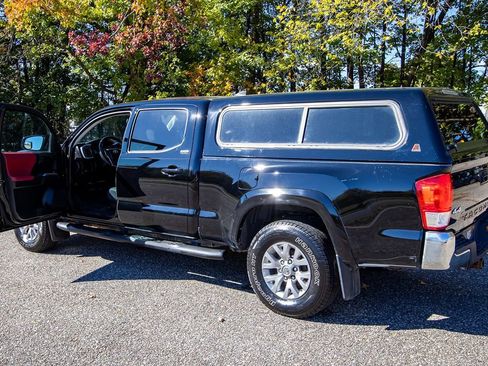 Used 2016 Toyota Tacoma SR5 image 5