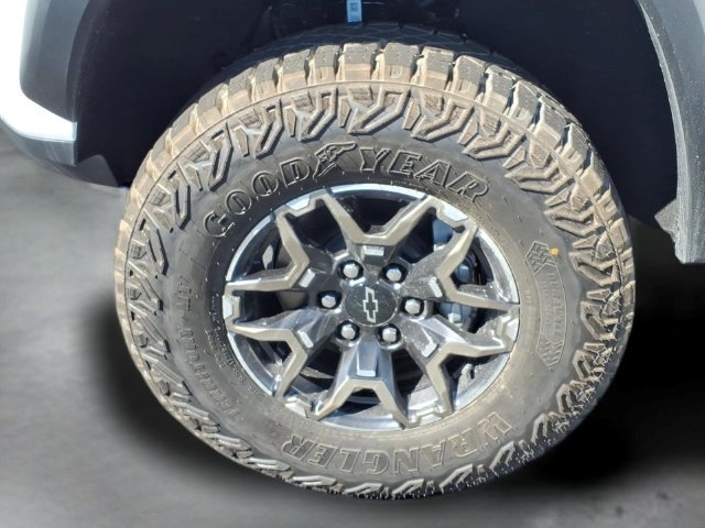New 2026 Chevrolet Colorado ZR2 w/ Technology Package AWD/4WD image 16