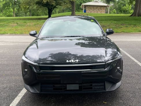 Used 2025 Kia K4 FWD image 2