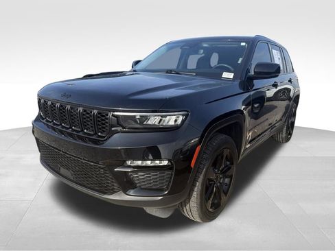 Used 2023 Jeep Grand Cherokee Limited w/ Black Appearance Package AWD/4WD image 10
