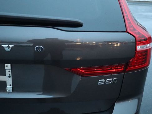 Used 2025 Volvo XC60 B5 Plus w/ Climate Package image 32