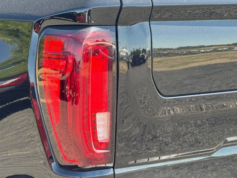 Used 2023 GMC Sierra 1500 AT4 w/ AT4 Premium Package AWD/4WD image 48