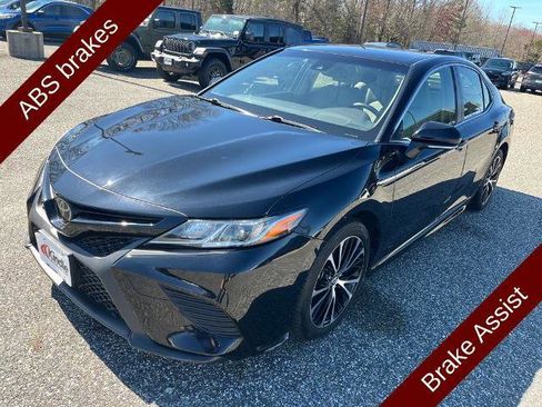 Used 2018 Toyota Camry SE w/ Convenience Package FWD image 4