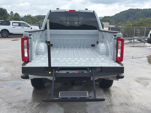 New 2026 Ford F250 XLT w/ FX4 Off-Road Package AWD/4WD image 4