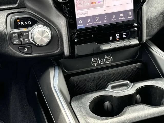 Used 2025 RAM 1500 Laramie AWD/4WD image 17