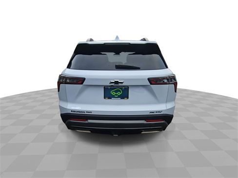 Used 2026 Chevrolet Equinox ACTIV w/ Convenience Package III image 7