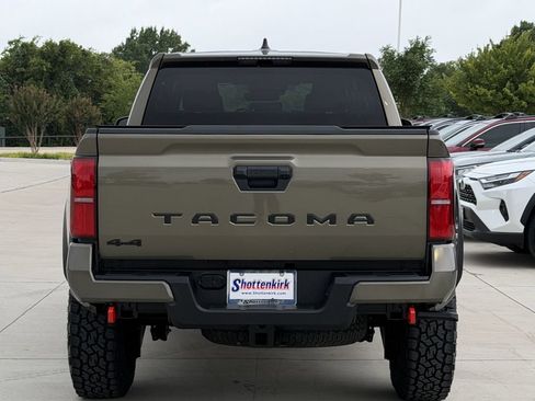 Used 2026 Toyota Tacoma TRD Off-Road AWD/4WD image 5