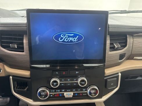 Used 2024 Ford Expedition Limited image 14