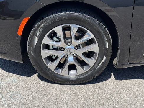 Certified 2023 Chrysler Pacifica Pinnacle FWD image 29