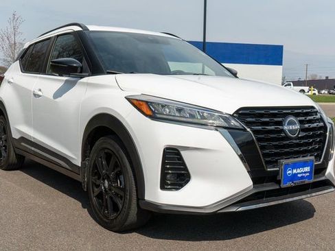 Used 2023 Nissan Kicks SR FWD image 4