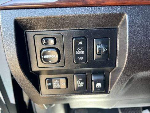 Used 2016 Toyota Tundra Limited image 28