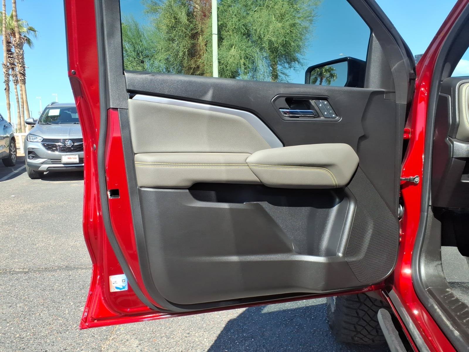 Used 2024 Chevrolet Colorado ZR2 w/ ZR2 Convenience Package III AWD/4WD image 19