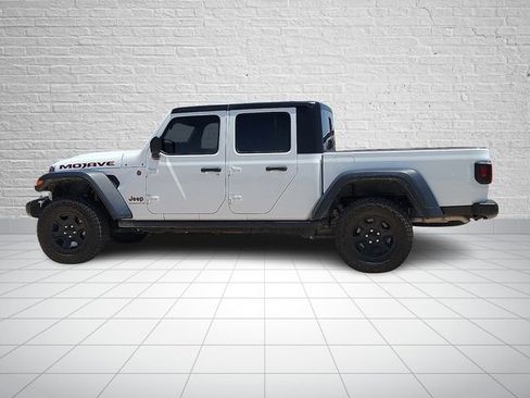 Used 2023 Jeep Gladiator Mojave AWD/4WD image 2