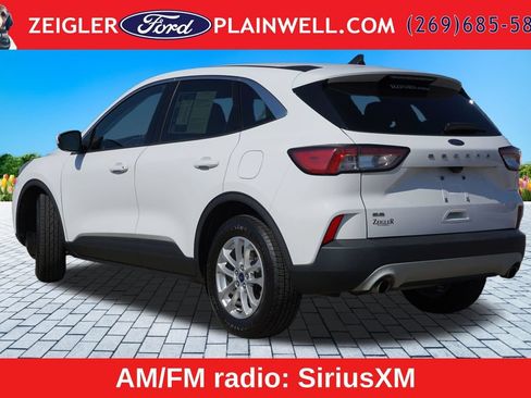 Used 2021 Ford Escape SE FWD image 3