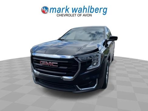 Certified 2023 GMC Terrain SLE FWD image 3
