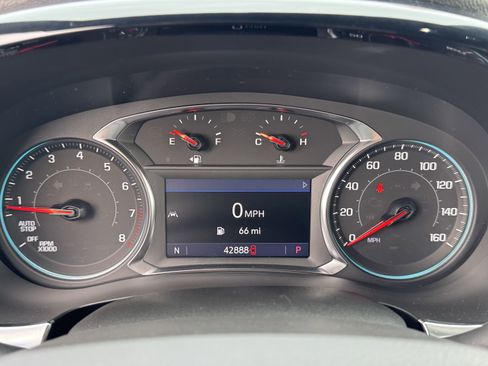 Used 2023 Chevrolet Traverse LT image 21