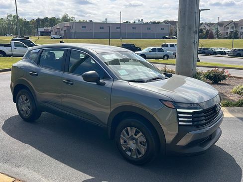 New 2026 Nissan Kicks S image 7