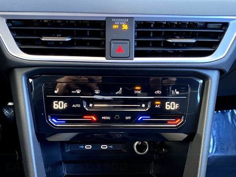 New 2026 Volkswagen Taos SE AWD/4WD image 9