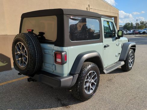 Used 2024 Jeep Wrangler Sport S image 4