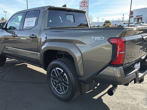 Used 2024 Toyota Tacoma TRD Sport image 5