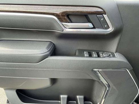 New 2026 GMC Sierra 1500 Elevation image 15