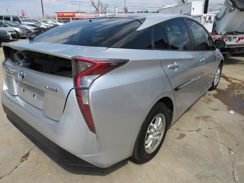 Used 2016 Toyota Prius Two FWD image 5