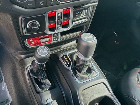 Used 2026 Jeep Wrangler Unlimited Rubicon AWD/4WD image 16