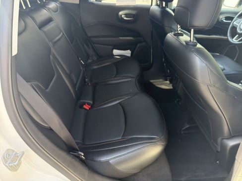 Used 2019 Jeep Compass Limited AWD/4WD image 18