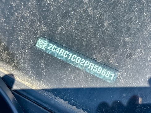 Used 2023 Chrysler Voyager LX FWD image 3