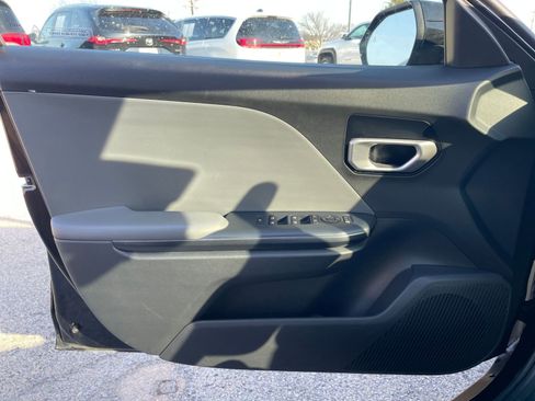 Used 2025 Kia K4 FWD image 18