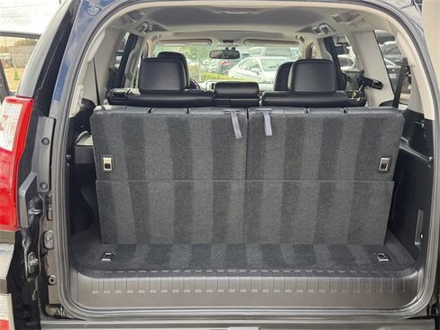 Used 2013 Lexus GX 460 image 29