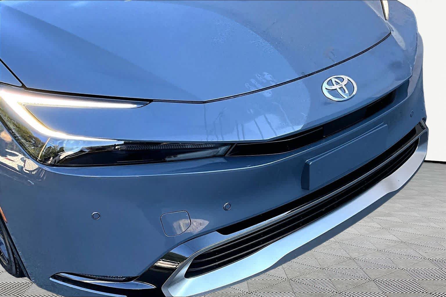 Used 2026 Toyota Prius Plug-In Hybrid FWD image 30