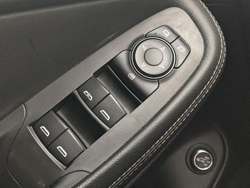 Used 2021 Buick Encore GX Select image 18