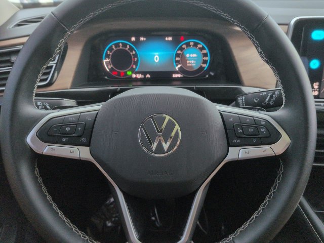 Used 2025 Volkswagen Atlas SE FWD image 30