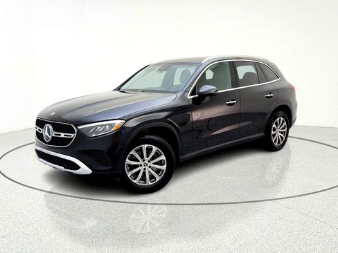 Certified 2025 Mercedes-Benz GLC 300 image 1