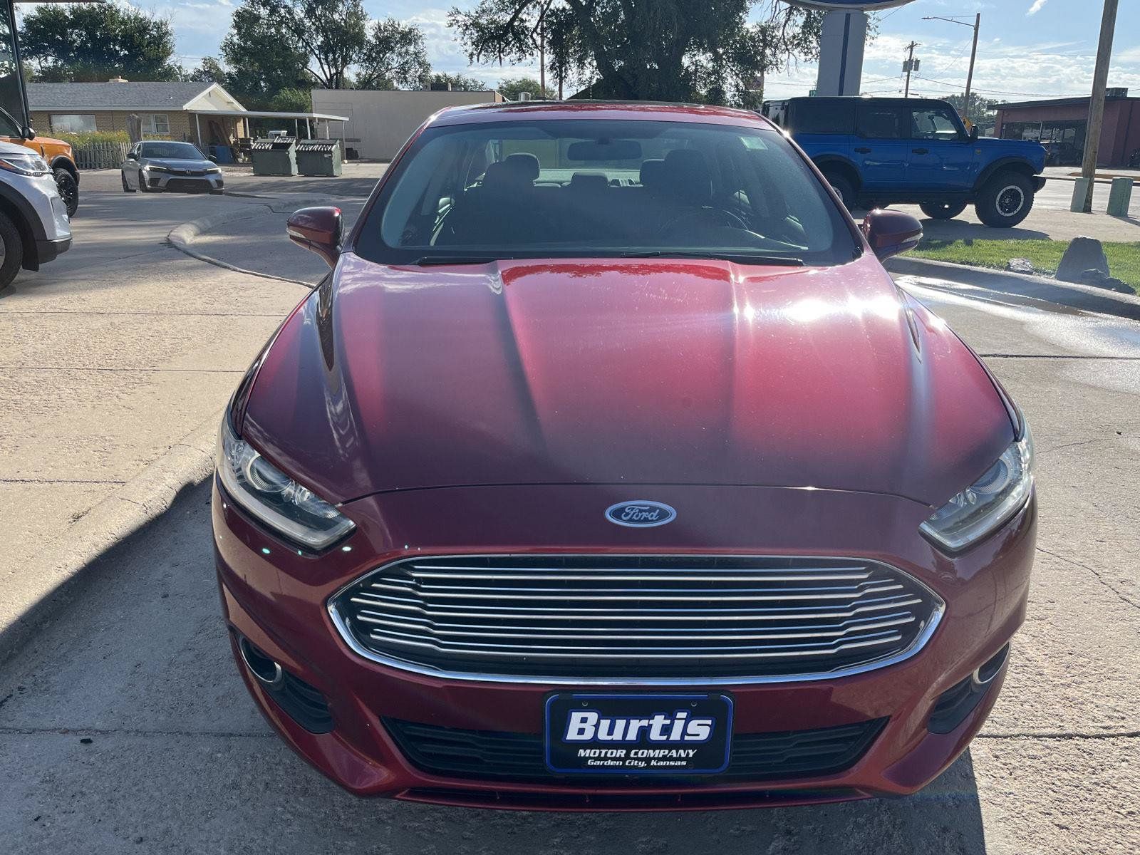Used 2014 Ford Fusion SE FWD image 3