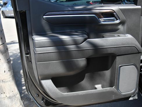 Used 2025 GMC Sierra 1500 SLT AWD/4WD image 37