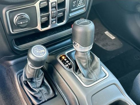 New 2026 Jeep Gladiator Sport AWD/4WD image 17