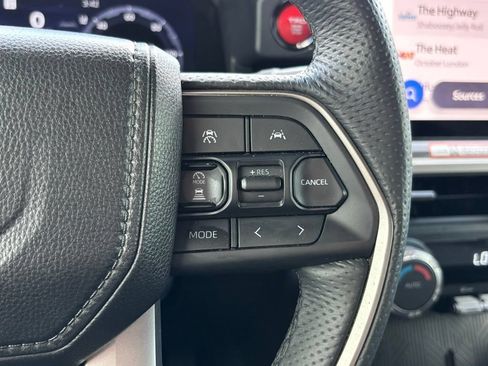 Certified 2024 Toyota Tacoma TRD Off-Road AWD/4WD image 17