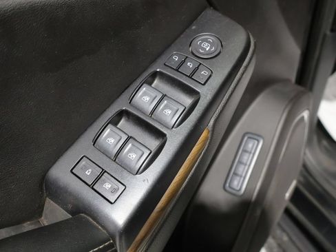 Used 2019 GMC Yukon XL Denali AWD/4WD image 14