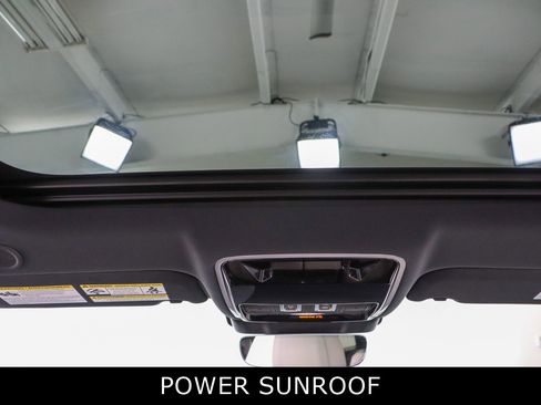 Used 2023 Land Rover Range Rover Velar R-Dynamic S image 21