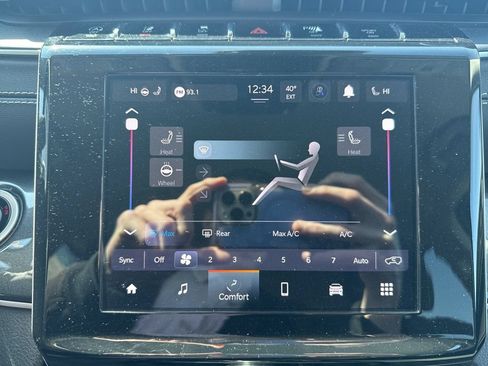 Used 2023 Jeep Grand Cherokee Laredo w/ Luxury Tech Group I AWD/4WD image 41
